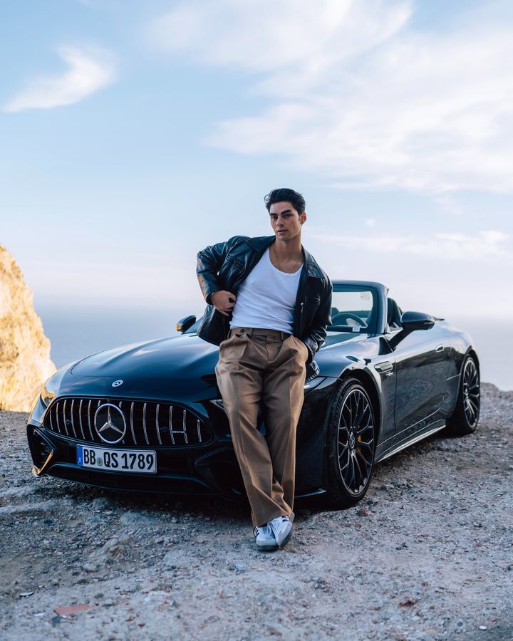 Living the convertible life with Jacobrott (IG) and the Mercedes-AMG SL on the island of Mallorca.
