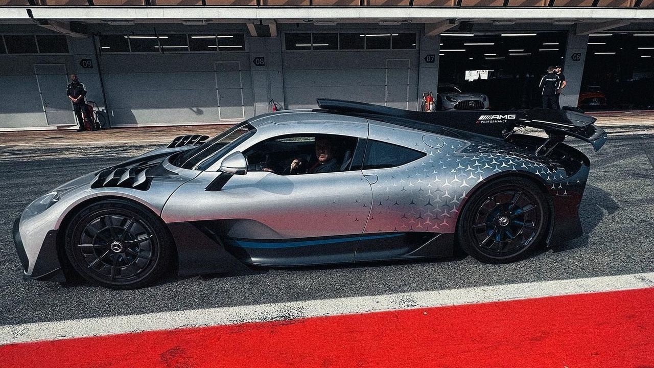 The legendary Mercedes-AMG ONE, an unprecedented exhibit of speed and dynamism.
📷 @julien_piguet_